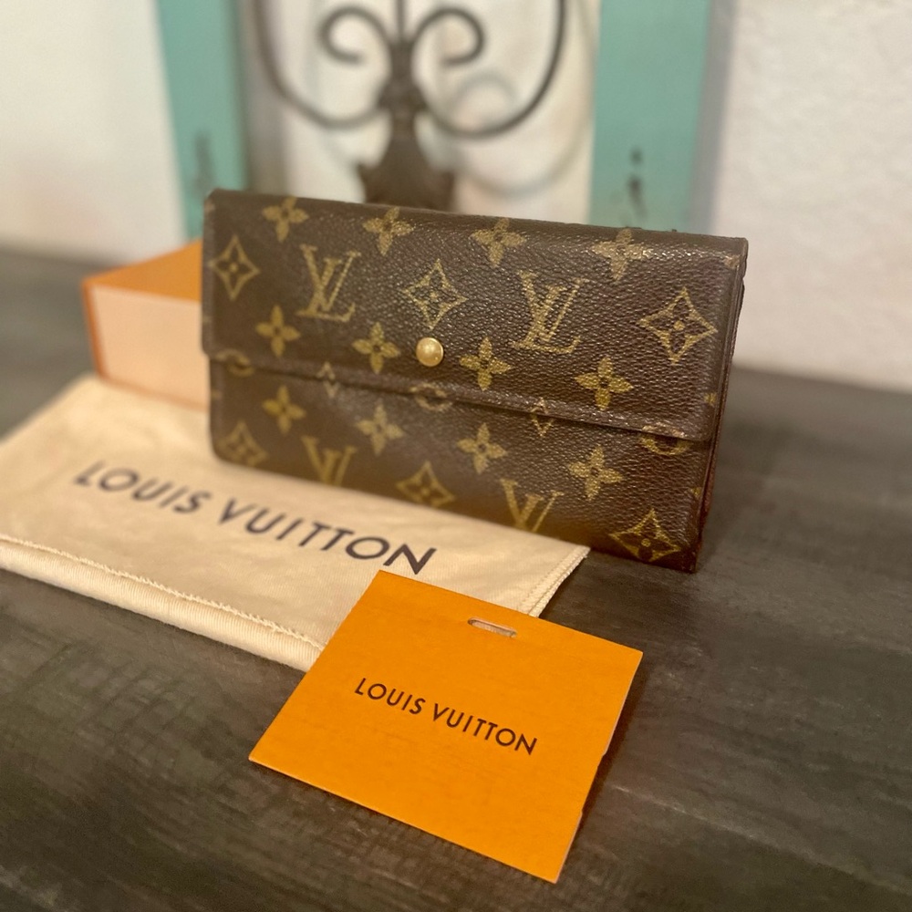 Louis Vuitton International Wallet